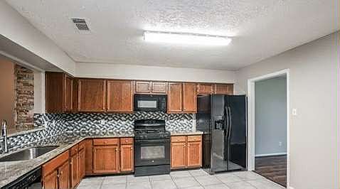 2nd image of 4895 Lake Manor Dr #95-2007-2007