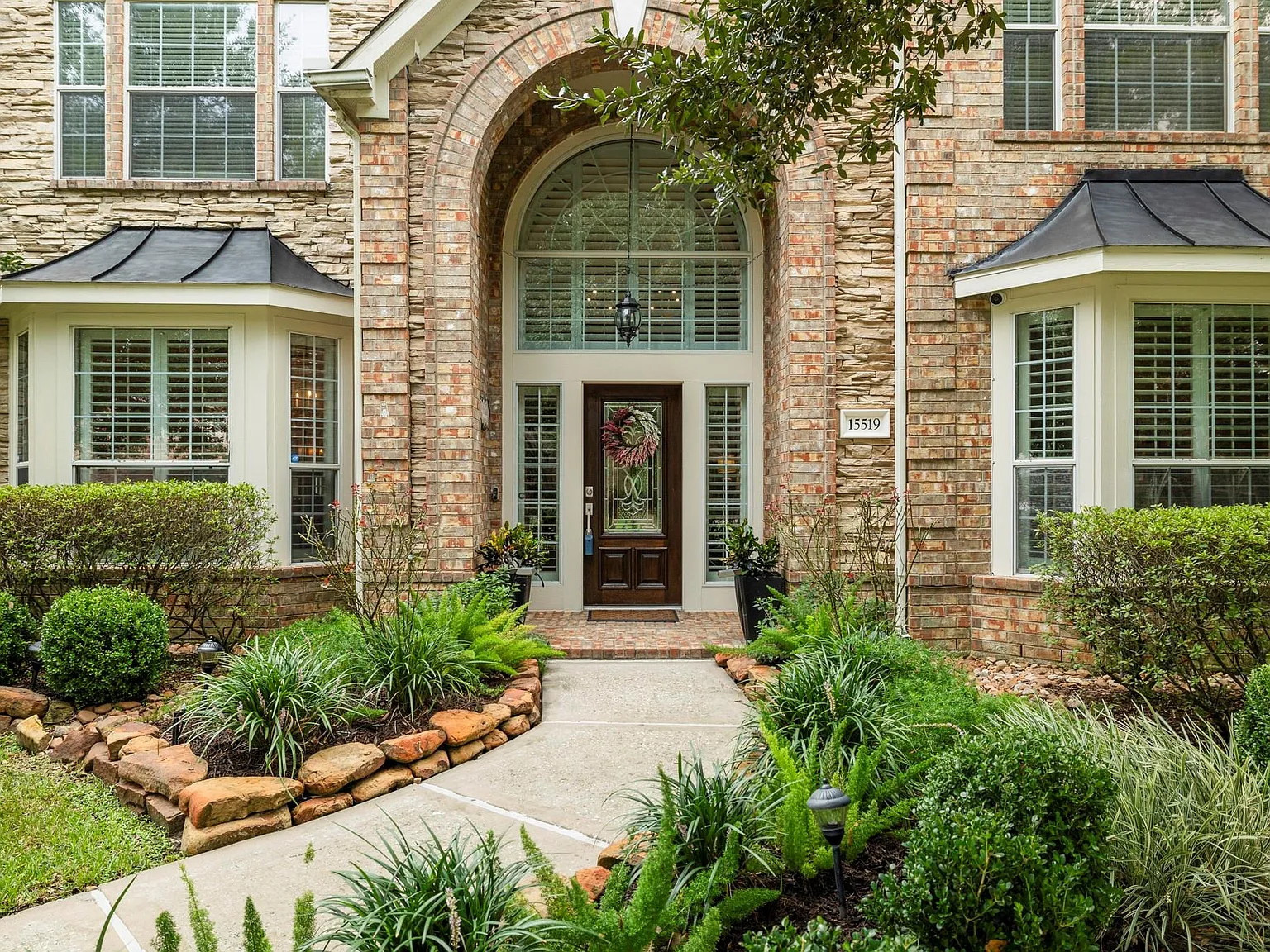 4 bed, 3.5 bath, 4364 sqft, $3,900 — Photo 3