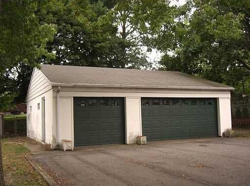 3rd image of 32 E Lakewood Ave