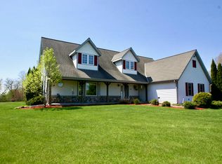 33621 Craig Dr, Mukwonago, WI 53149