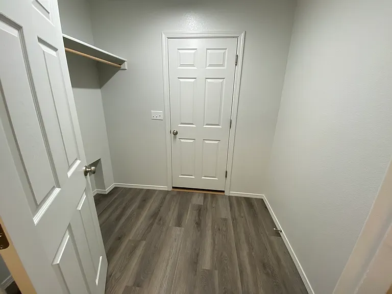 840 SW Lago St — Photo 21