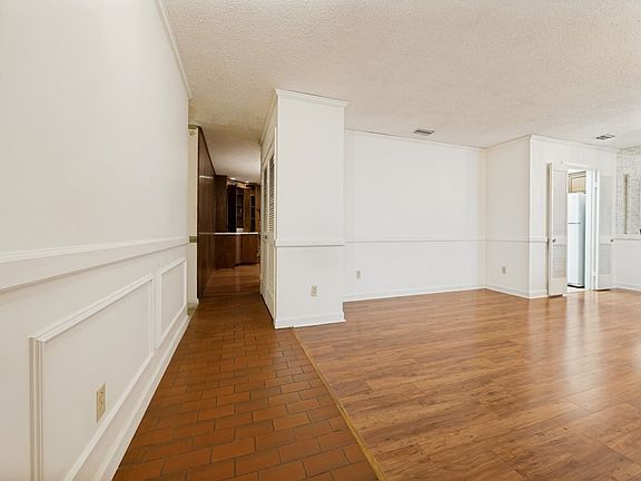 5th image of 3818 Twin Falls St
