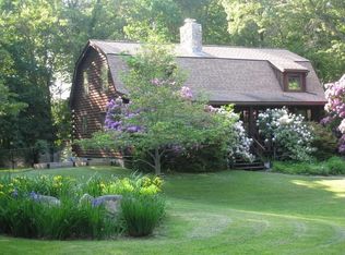 2R Lloyd Rd, Waterford, CT 06385