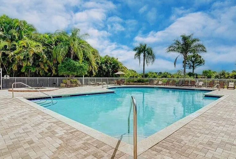 128 SW Peacock Blvd #15-203 — Photo 8