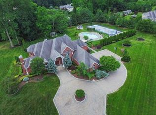 16 Maacka Dr, Holmdel, NJ 07733