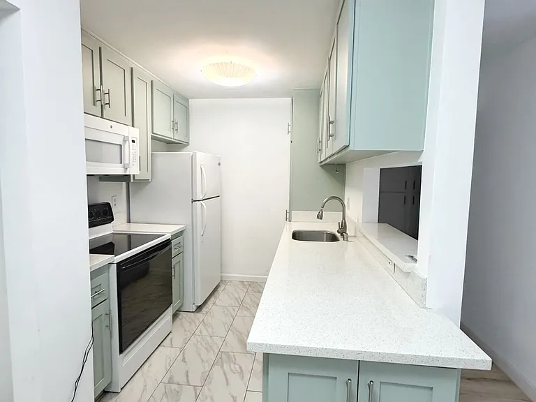 1351 N Orange Dr #117 — Photo 12