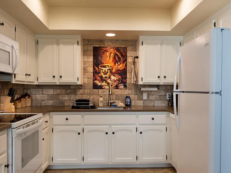 Fully equipped kitchen
