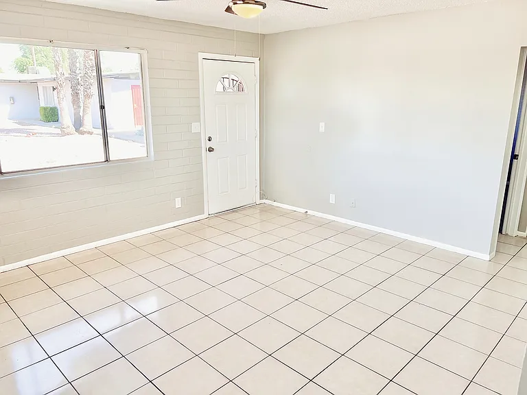 7012 N 76th Ave #1 — Photo 15