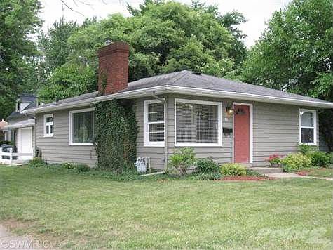 901 Kingsley Ave.