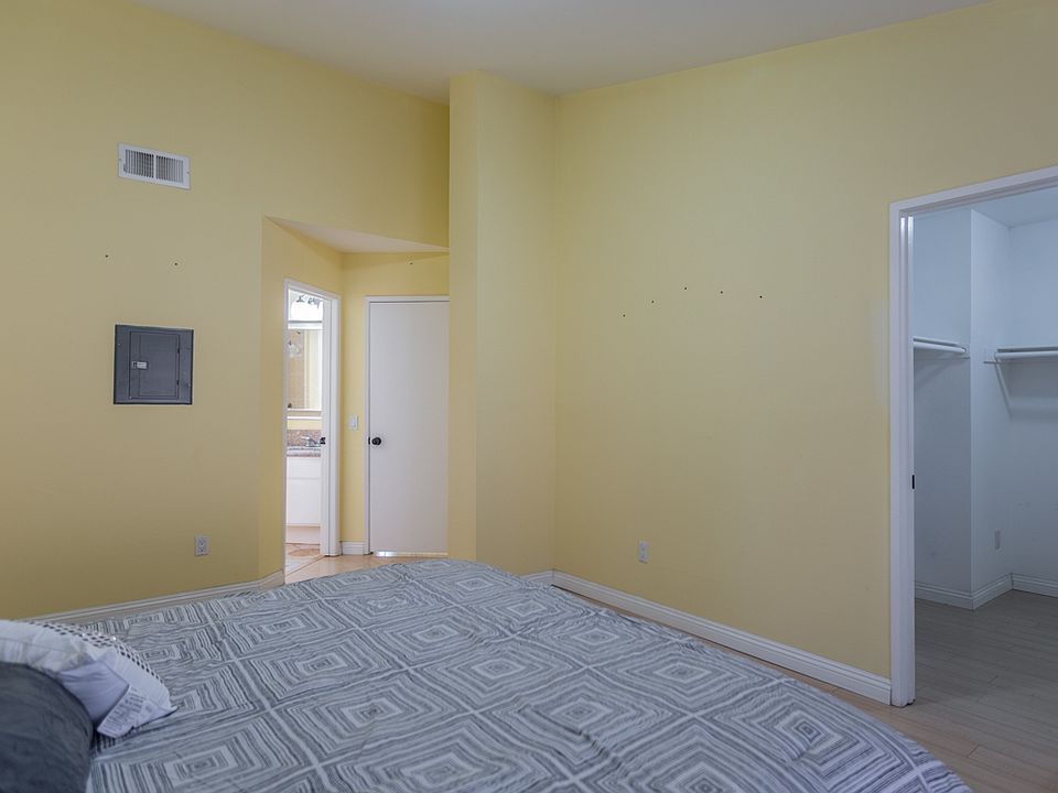 1st image of 2040 Galvin Ln Unit 3