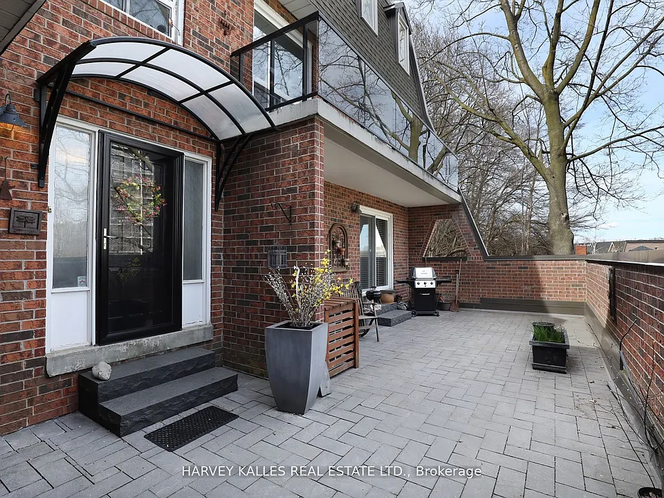 18 La Rose Ave #Townhouse 16