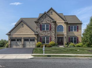 104 Scenic Ridge Dr, Hummelstown, PA 17036