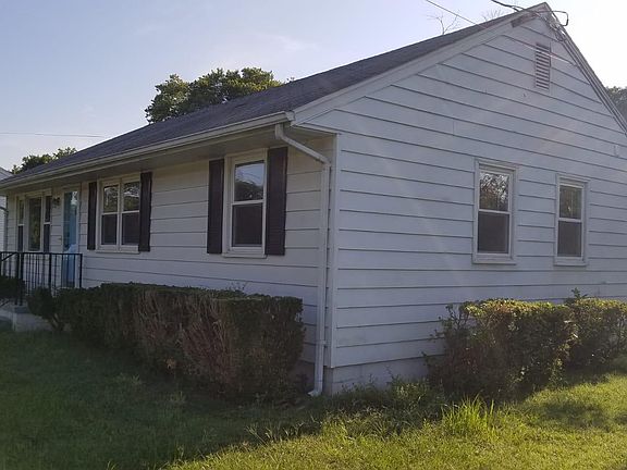 3rd image of 413 Sherilyn Dr