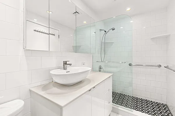 Rented by Compass | media 7