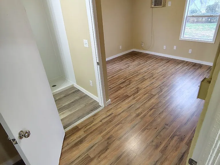 509 E Johnston Ave — Photo 8