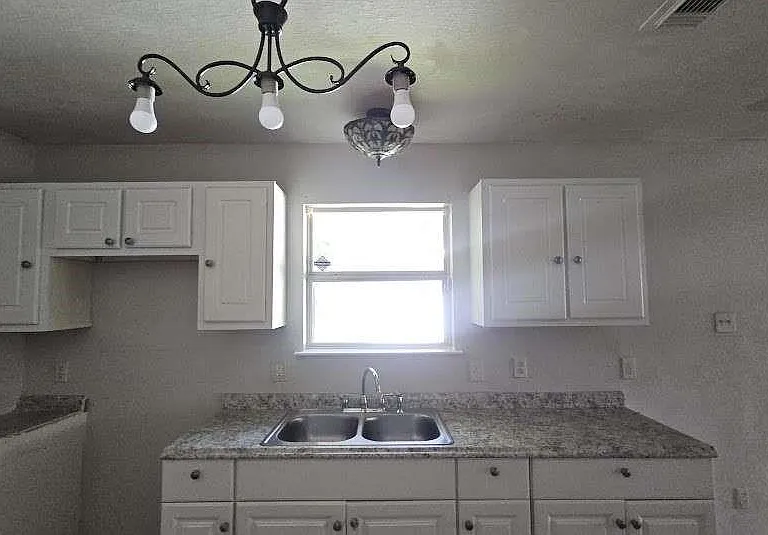 11919 Greenmesa Dr — Photo 5
