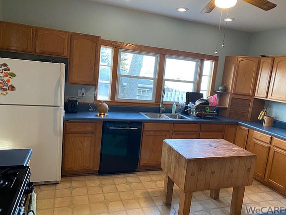 3rd image of 514 W Elm St