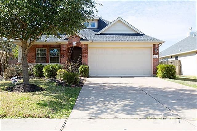 1st image of 8014 Thorncroft Manor Ln