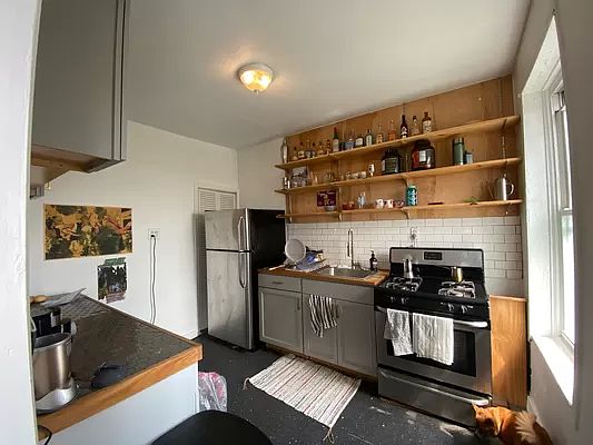 3rd image of 77 Dikeman St #4