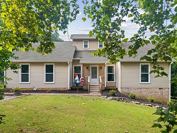 2nd image of 629 Blue Ridge Dr