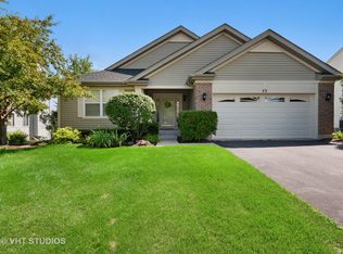 73 Bridlepath Dr, Lindenhurst, IL 60046