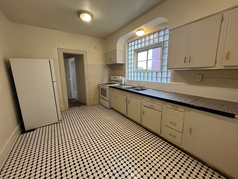 1st image of 3121 Clermont Ave Floor 1