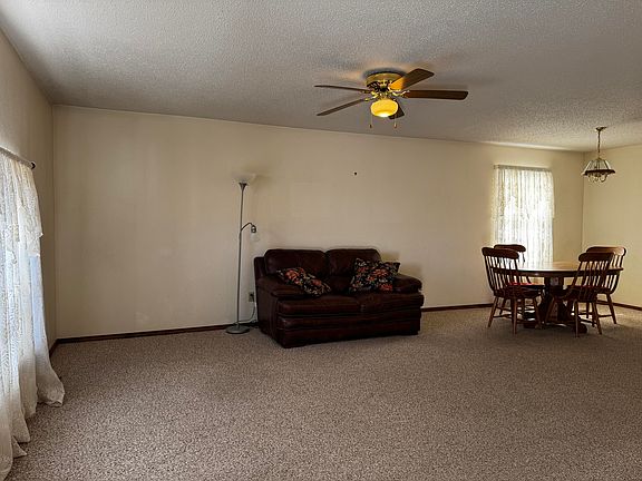 3rd image of 1913 Katherine Drive