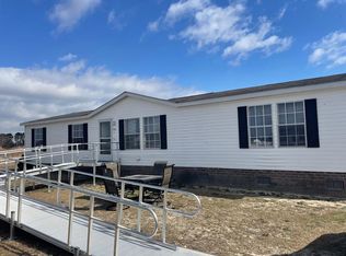 102 Pioneer Dr, La Grange, NC 28551