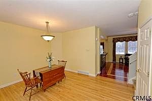 5th image of 18 Thistle Dr