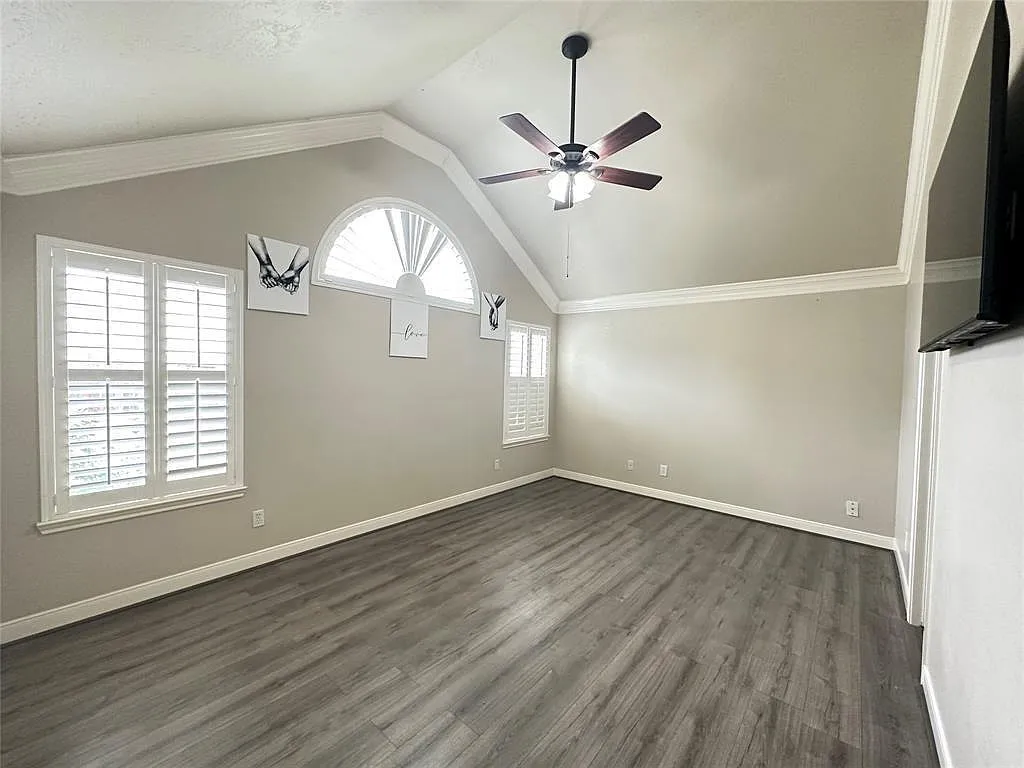 3 bed, 2.0 bath, 1589 sqft, $2,500 — Photo 4
