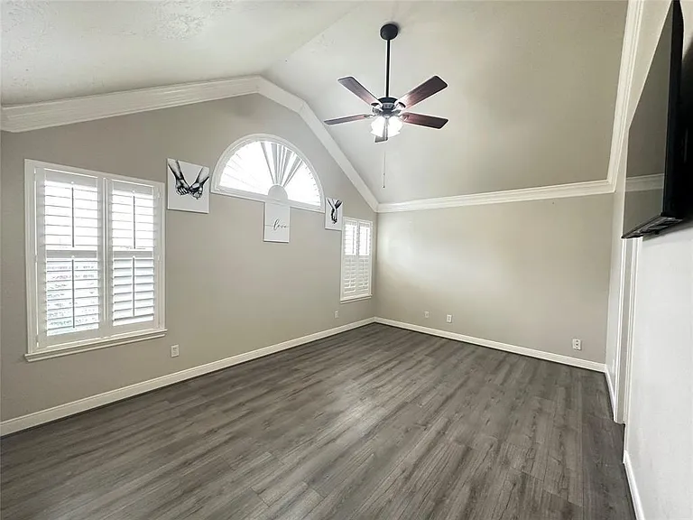 1526 Waterside Village Dr — Photo 4