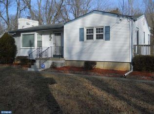 16 Spring Garden St, Lindenwold, NJ 08021