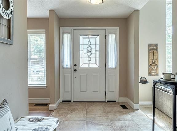 2nd image of 13 Sweetwood Ct