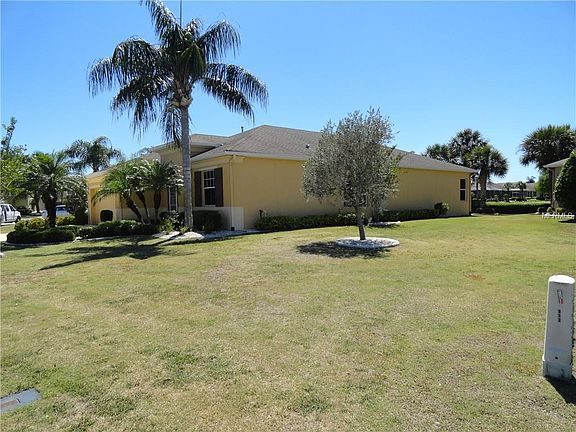 5th image of 909 Regal Manor Way