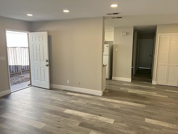 3rd image of 5177 Oxbow Ct