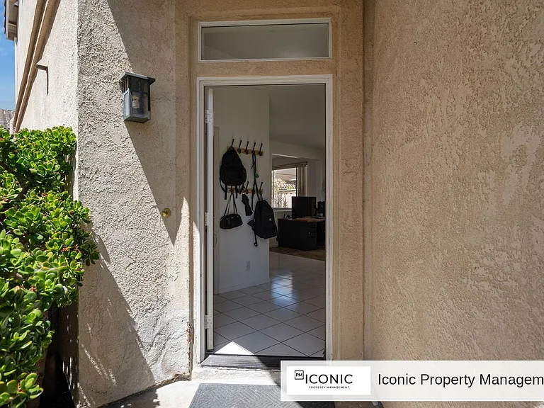 10806 Westonhill Dr — Photo 4