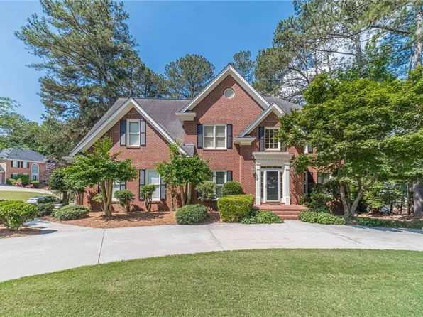 387 Coopers Pond Dr, Lawrenceville, GA 30044