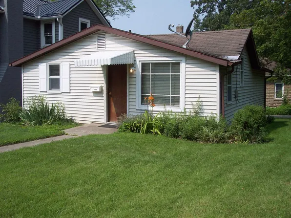 1406 Chestnut St, Winona Lake, IN 46590