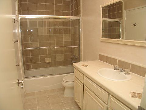 1st image of 4500 Whitsett Ave Unit 4