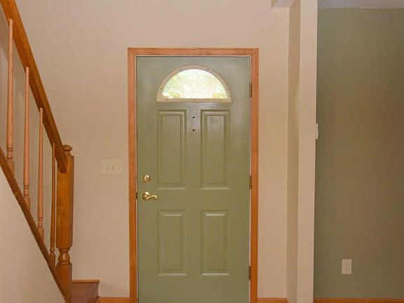 5th image of 352 Barbara Ct