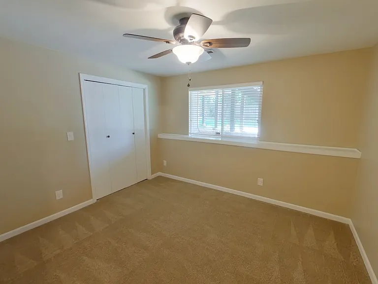 503 W Douglas Ave — Photo 14