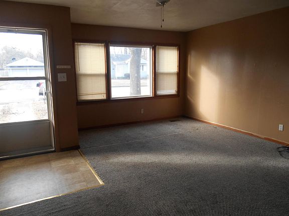 2nd image of 1439 5th St