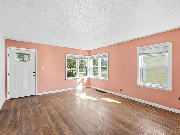 4th image of 4110 Central Ave