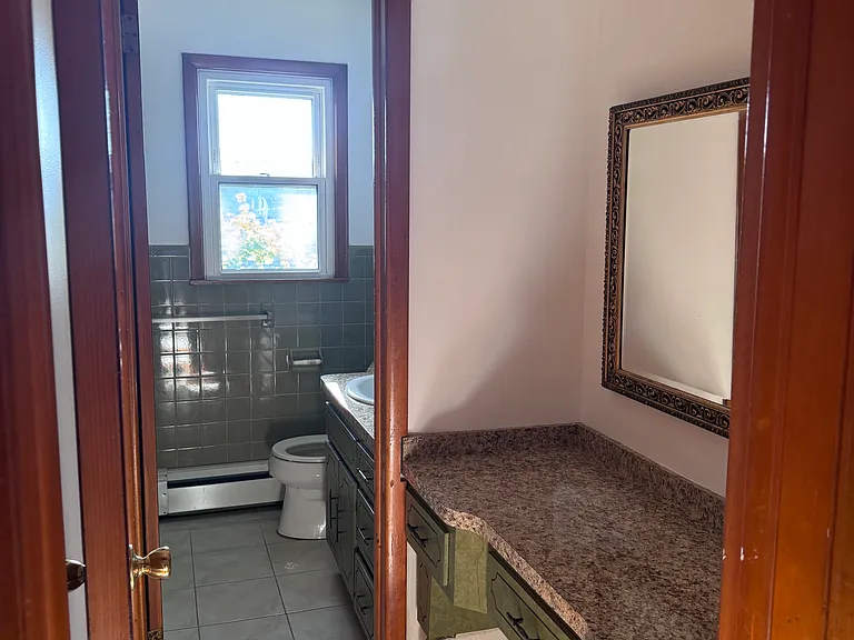 494 Catherine St #2 — Photo 17