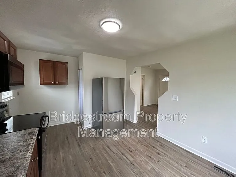 2800 Cadillac St — Photo 7