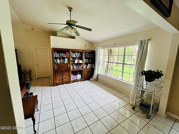 4th image of 204 Woodhills Ct