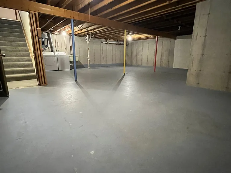 1226 Grissom Dr — Photo 12