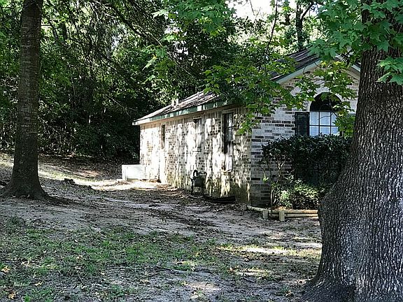 3rd image of 2226 Easley Cir