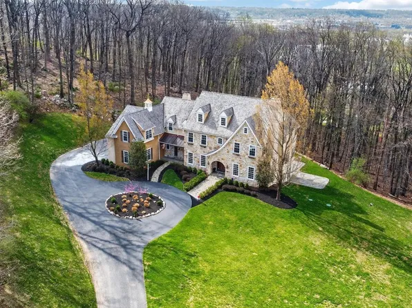 2300 Old Sentinel Trl, Malvern, PA 19355