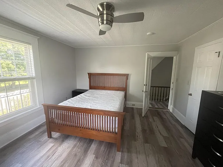 423 King St — Photo 5